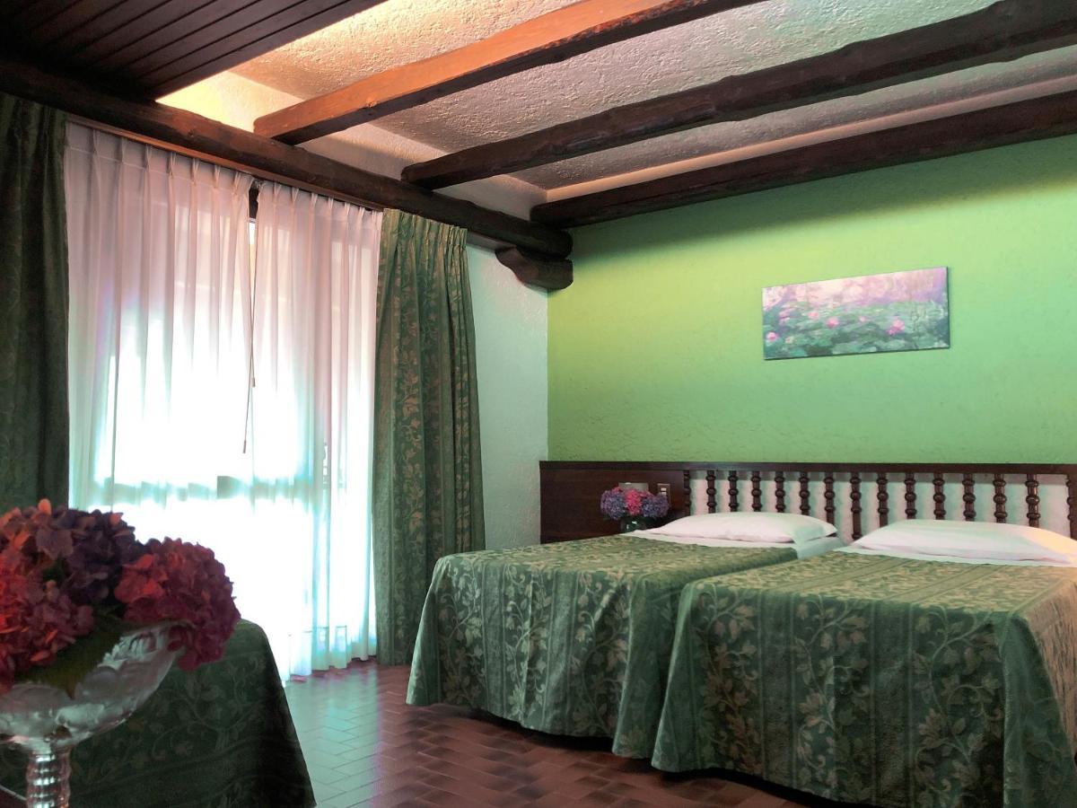 El Rustego Hotel Rubano Buitenkant foto
